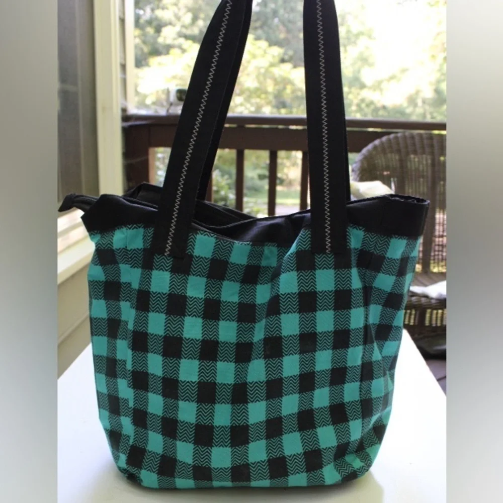 Hurley checkered logo